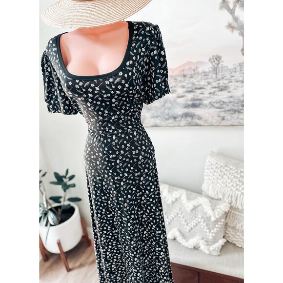 The Art of Slow Living soft Flowy floral print boho maxi dress - Picture 1 of 4